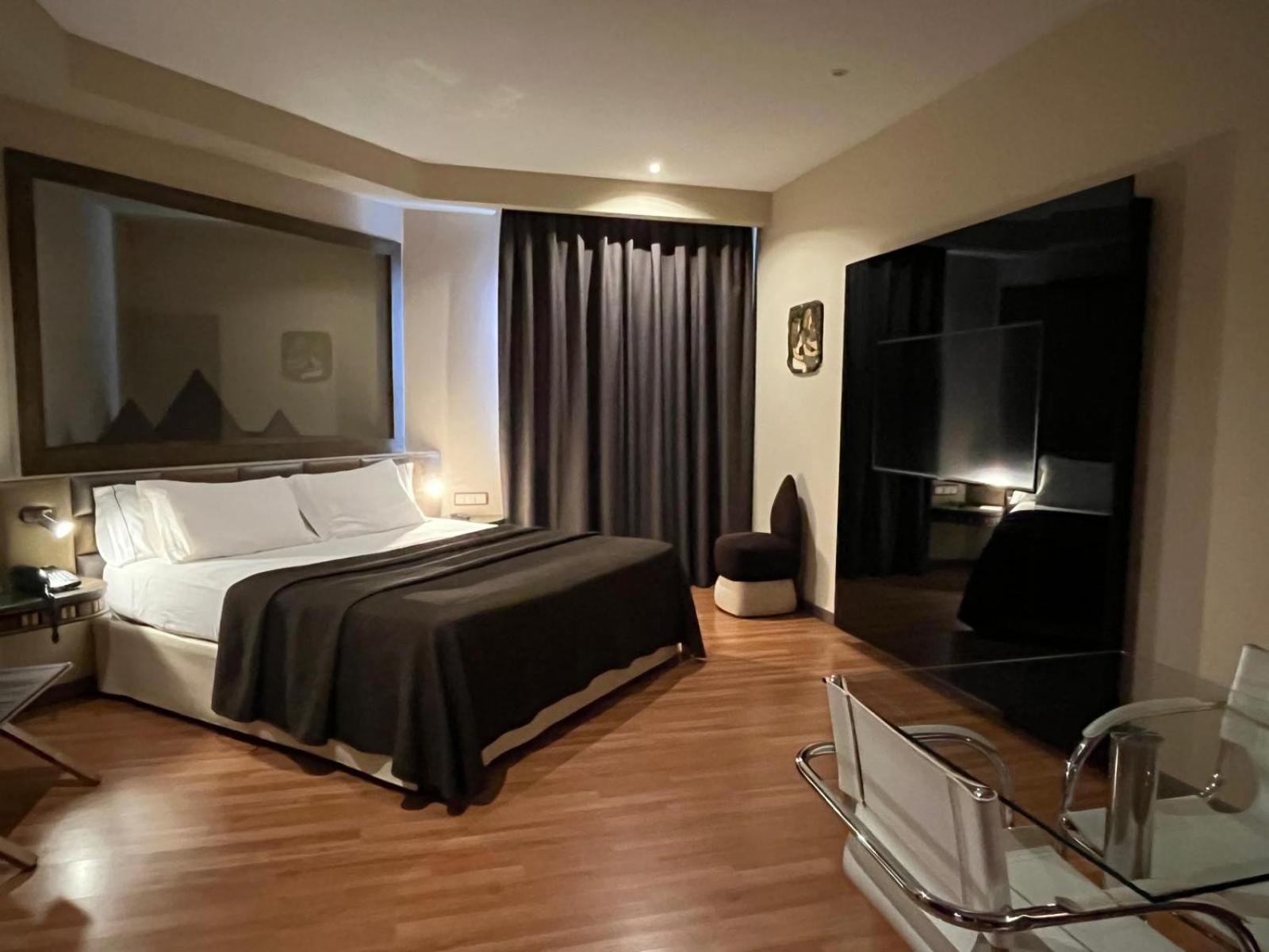 Hotel Alkalat Алькала-де-Гуадаїра Екстер'єр фото