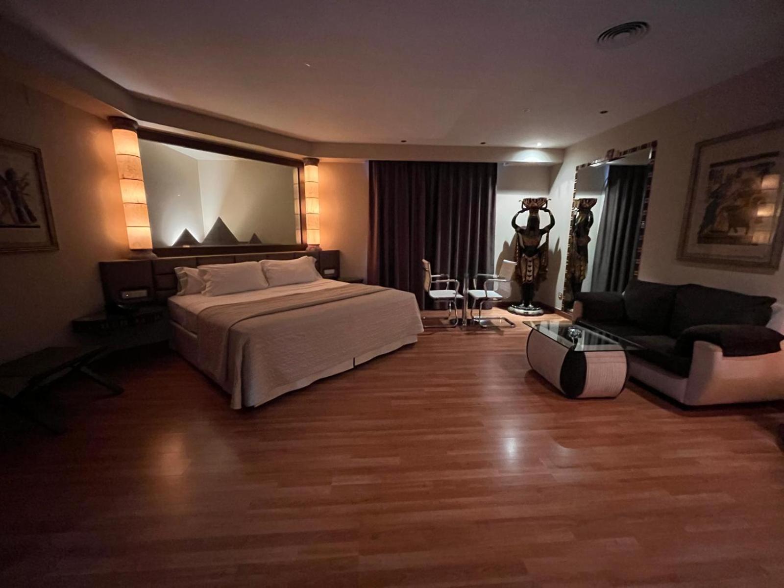 Hotel Alkalat Алькала-де-Гуадаїра Екстер'єр фото
